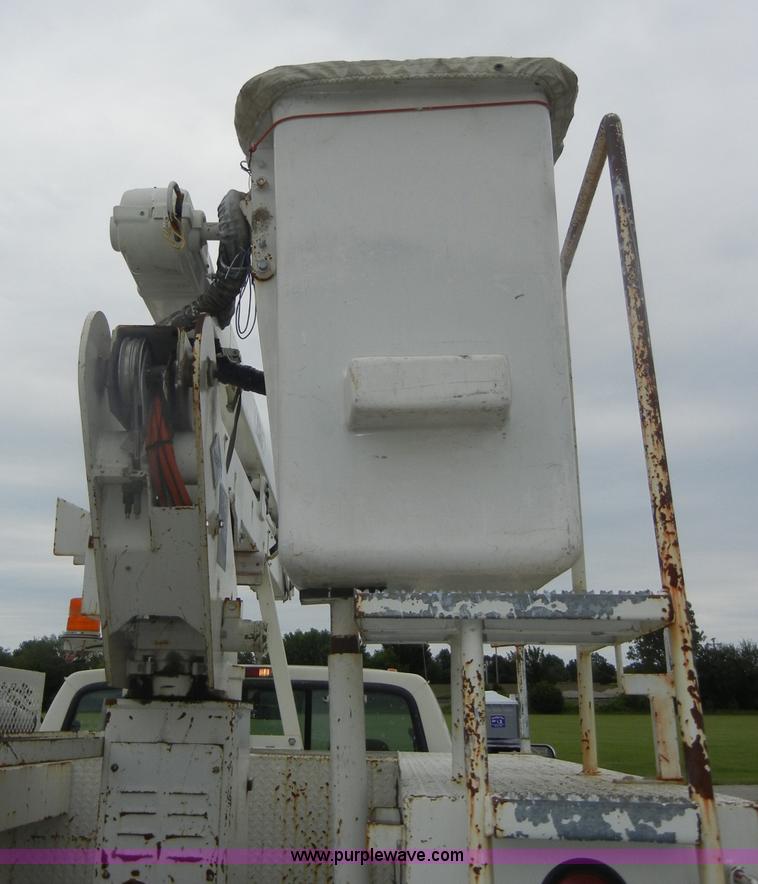 image for item D4139 1994 Ford F450 Super Duty crane truck