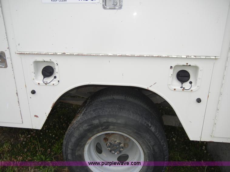 image for item D4139 1994 Ford F450 Super Duty crane truck