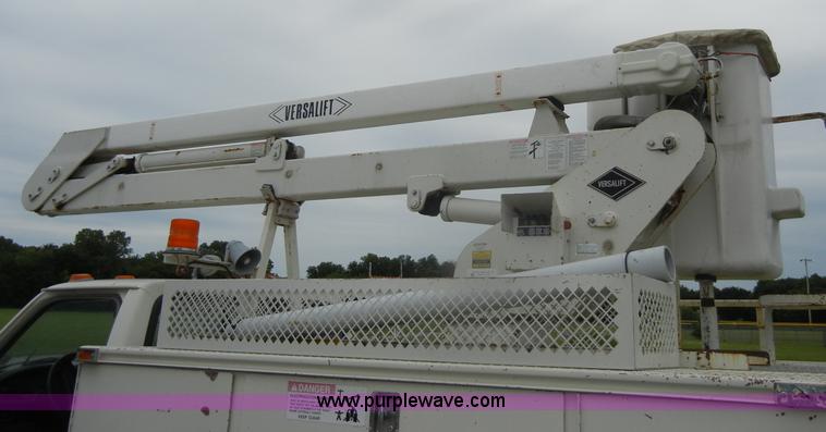 image for item D4139 1994 Ford F450 Super Duty crane truck