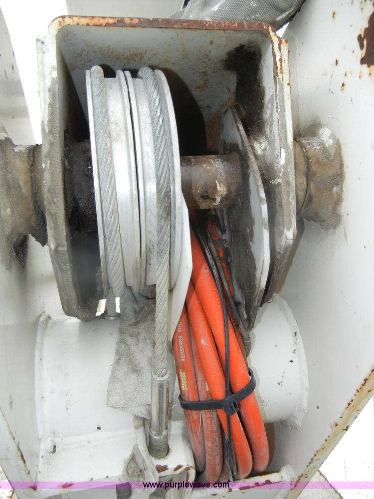 image for item D4139 1994 Ford F450 Super Duty crane truck