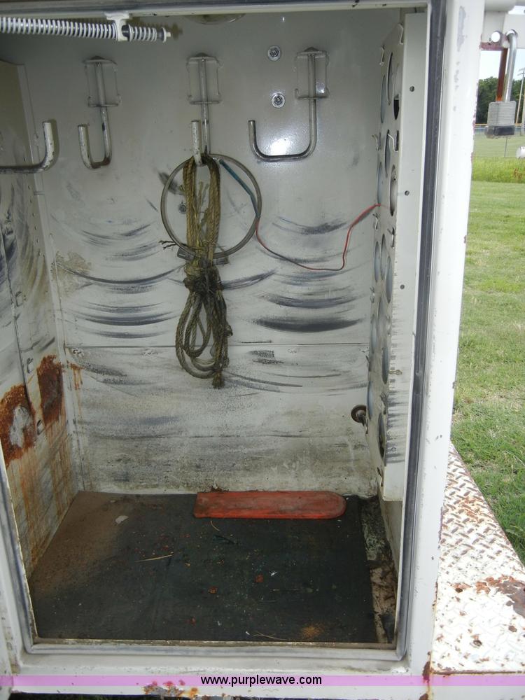 image for item D4139 1994 Ford F450 Super Duty crane truck