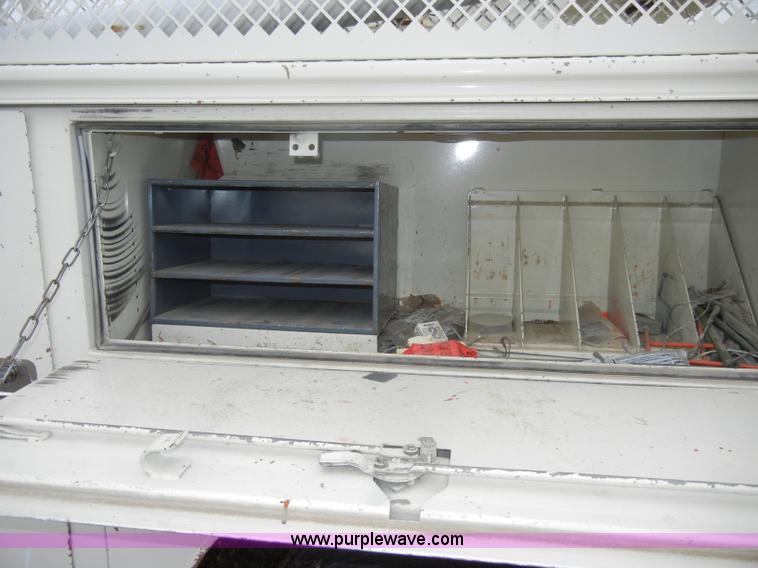 image for item D4139 1994 Ford F450 Super Duty crane truck