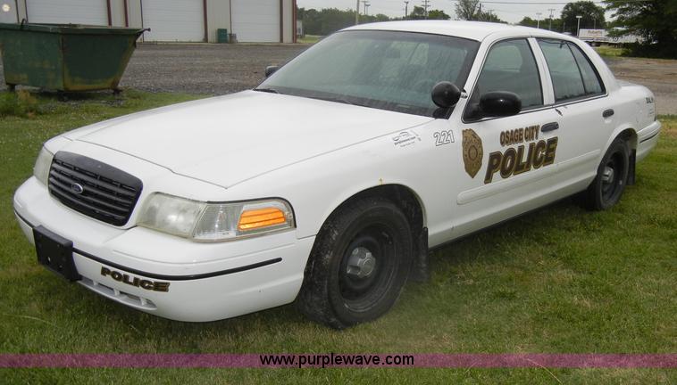 image for item D4140 2000 Ford Crown Victoria Police Interceptor