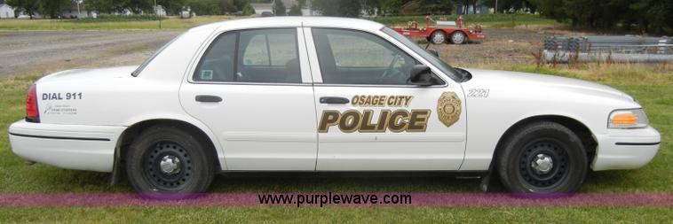 image for item D4140 2000 Ford Crown Victoria Police Interceptor