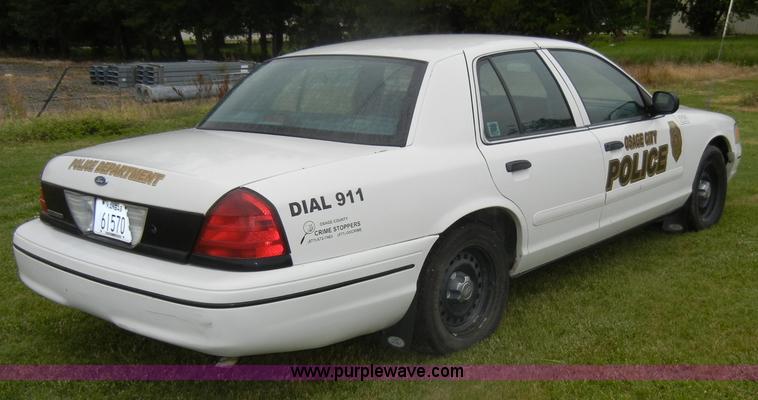 image for item D4140 2000 Ford Crown Victoria Police Interceptor