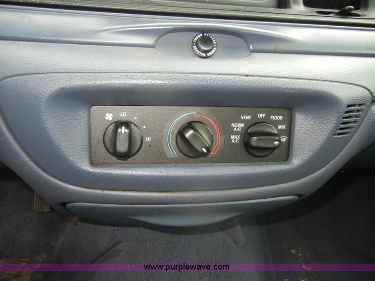 image for item D4140 2000 Ford Crown Victoria Police Interceptor