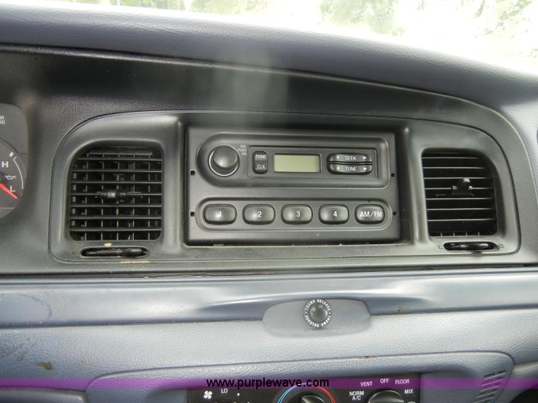 image for item D4140 2000 Ford Crown Victoria Police Interceptor