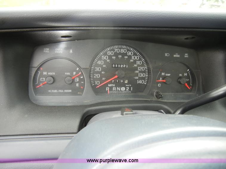 image for item D4140 2000 Ford Crown Victoria Police Interceptor