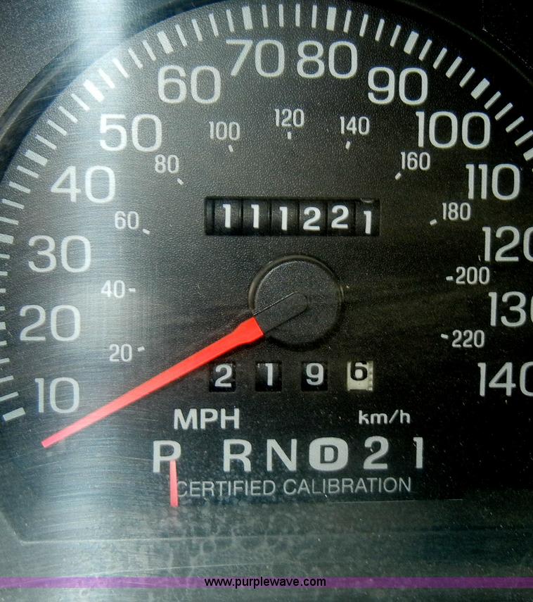 image for item D4140 2000 Ford Crown Victoria Police Interceptor