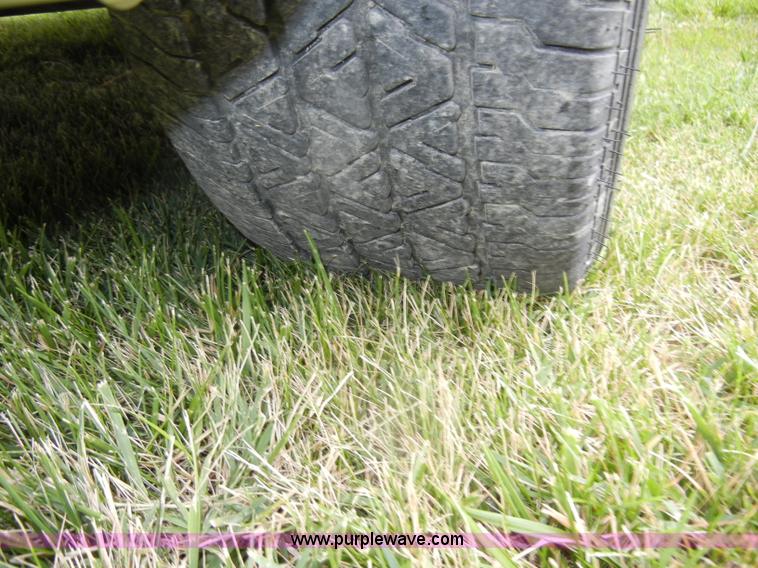 image for item D4140 2000 Ford Crown Victoria Police Interceptor