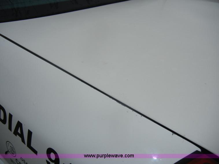 image for item D4140 2000 Ford Crown Victoria Police Interceptor