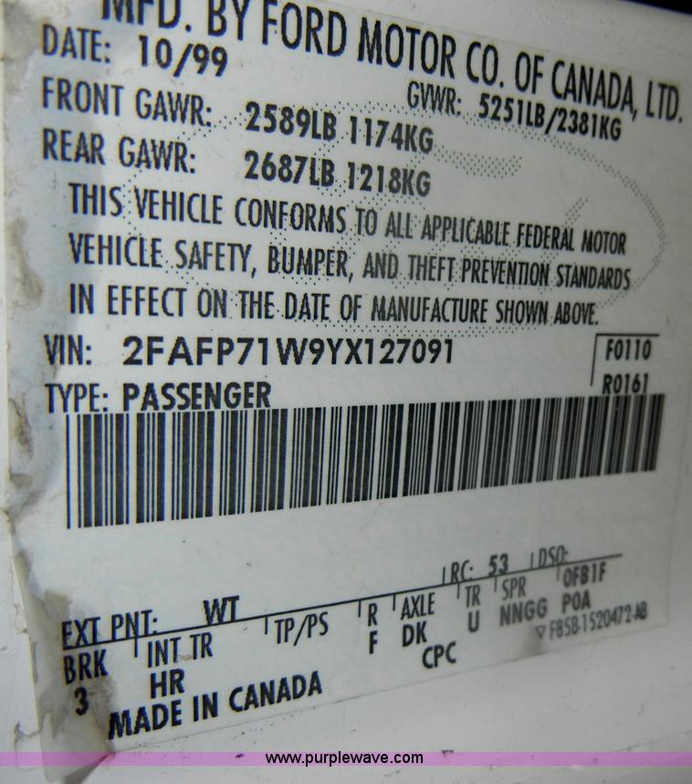 image for item D4140 2000 Ford Crown Victoria Police Interceptor