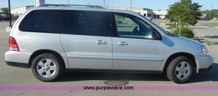 image for item D4154 2007 Ford Freestar SE mini van
