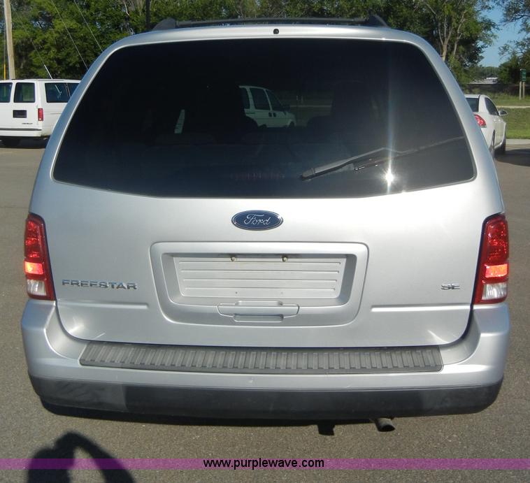 image for item D4154 2007 Ford Freestar SE mini van