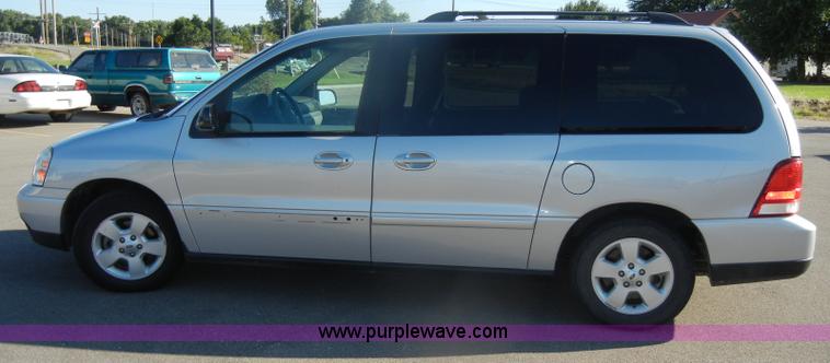 image for item D4154 2007 Ford Freestar SE mini van