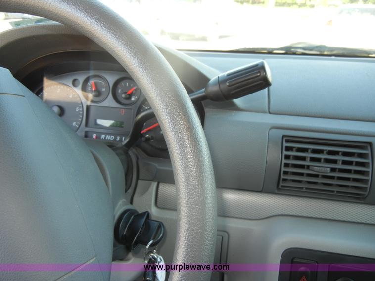 image for item D4154 2007 Ford Freestar SE mini van