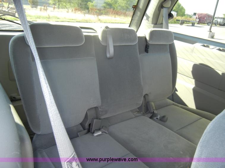 image for item D4154 2007 Ford Freestar SE mini van