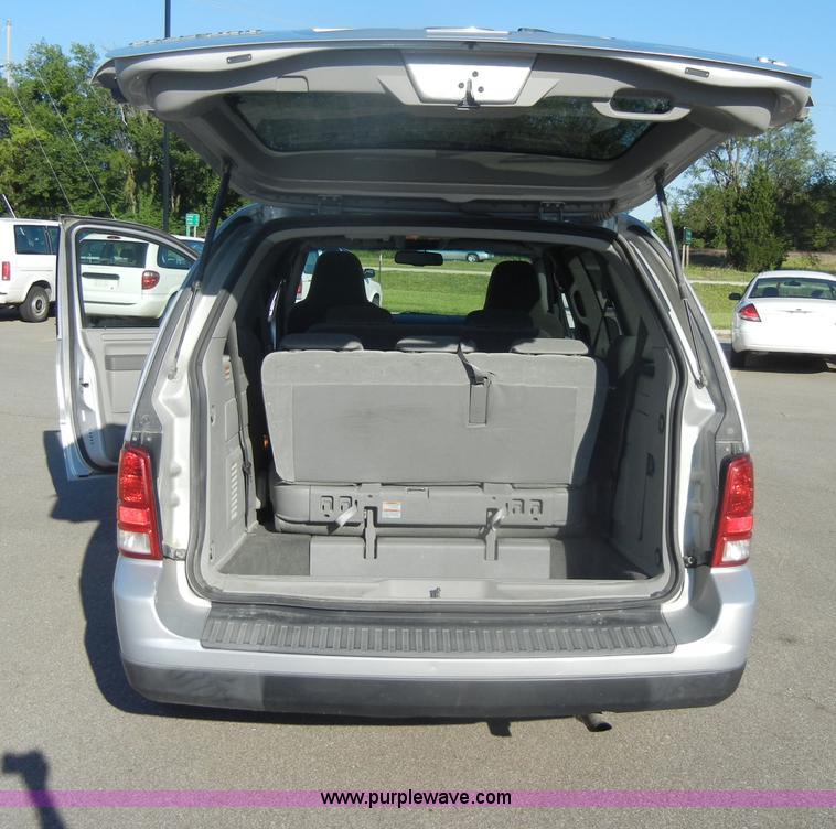 image for item D4154 2007 Ford Freestar SE mini van