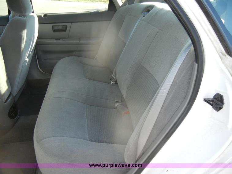 image for item D4155 2006 Ford Taurus SE