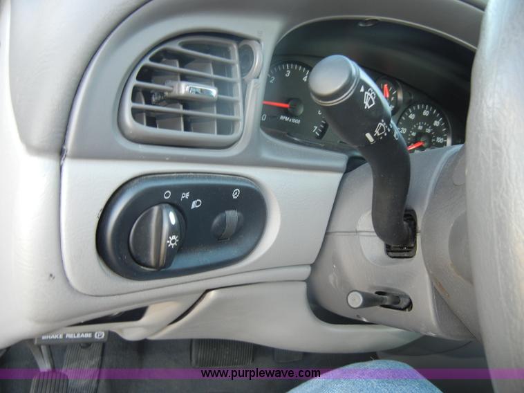 image for item D4155 2006 Ford Taurus SE