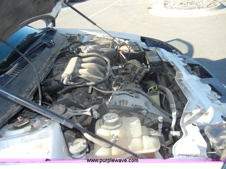 image for item D4155 2006 Ford Taurus SE