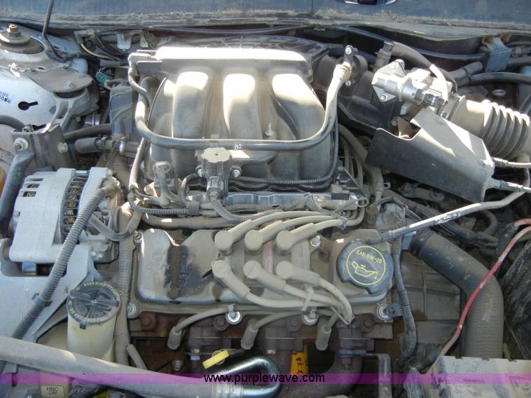 image for item D4155 2006 Ford Taurus SE
