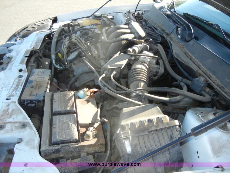 image for item D4155 2006 Ford Taurus SE