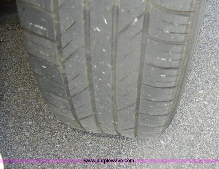 image for item D4155 2006 Ford Taurus SE