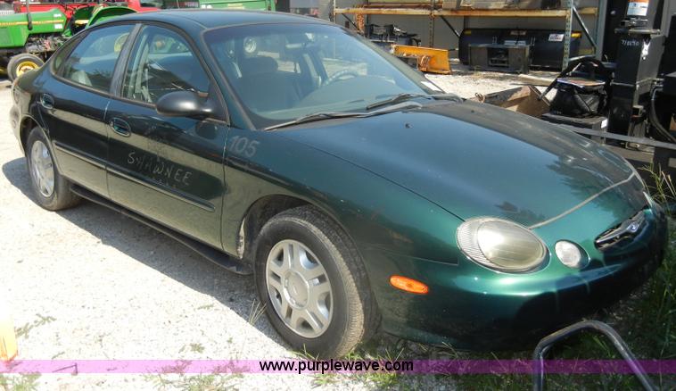 image for item D4158 1999 Ford Taurus LX