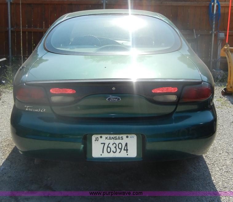 image for item D4158 1999 Ford Taurus LX