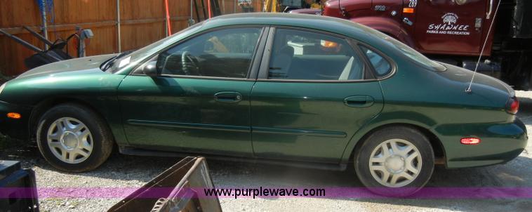 image for item D4158 1999 Ford Taurus LX