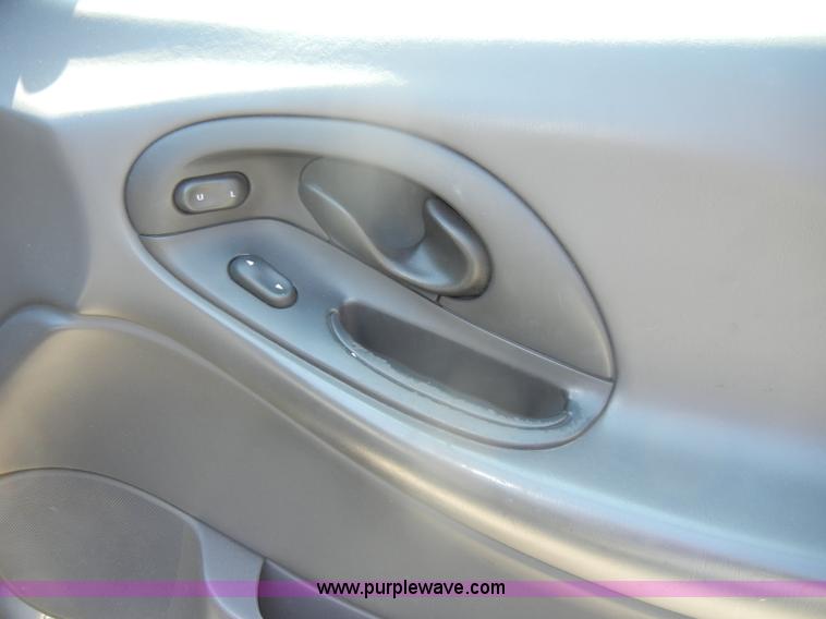 image for item D4158 1999 Ford Taurus LX