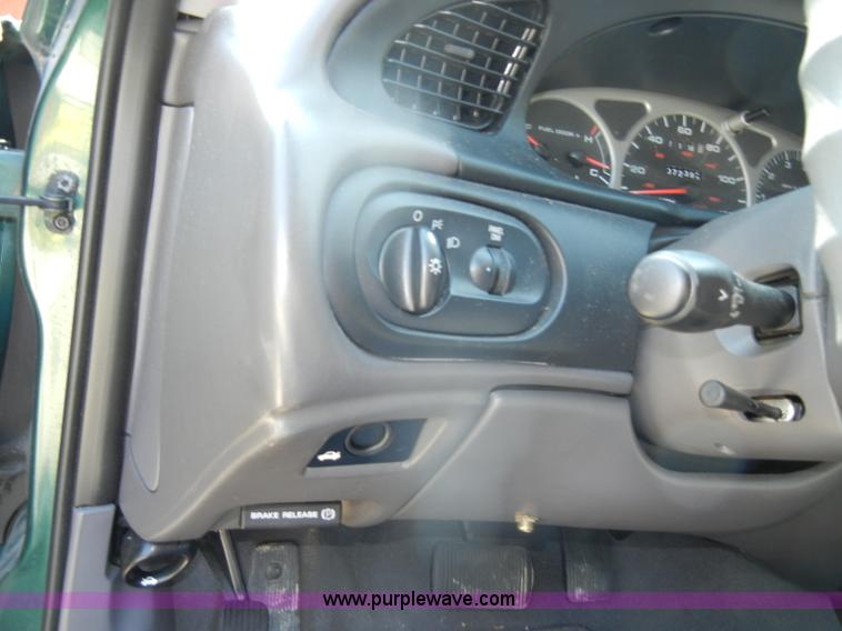 image for item D4158 1999 Ford Taurus LX