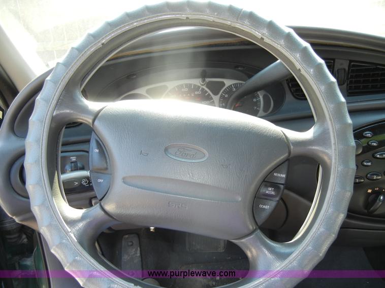 image for item D4158 1999 Ford Taurus LX