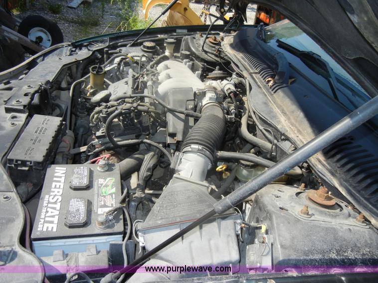 image for item D4158 1999 Ford Taurus LX