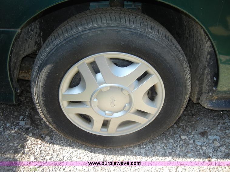 image for item D4158 1999 Ford Taurus LX