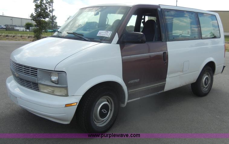 image for item D4249 1998 Chevrolet Astro van