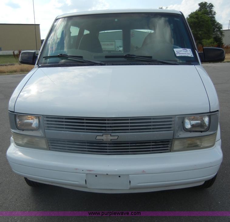 image for item D4249 1998 Chevrolet Astro van