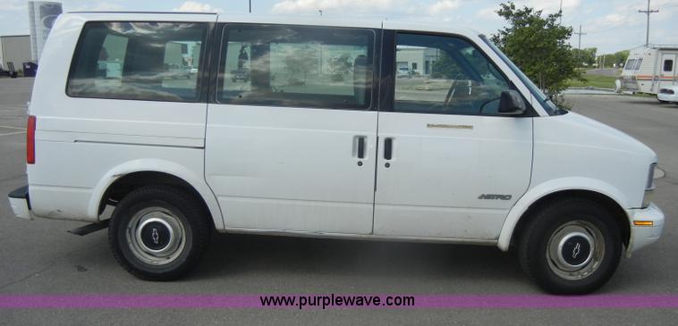 image for item D4249 1998 Chevrolet Astro van