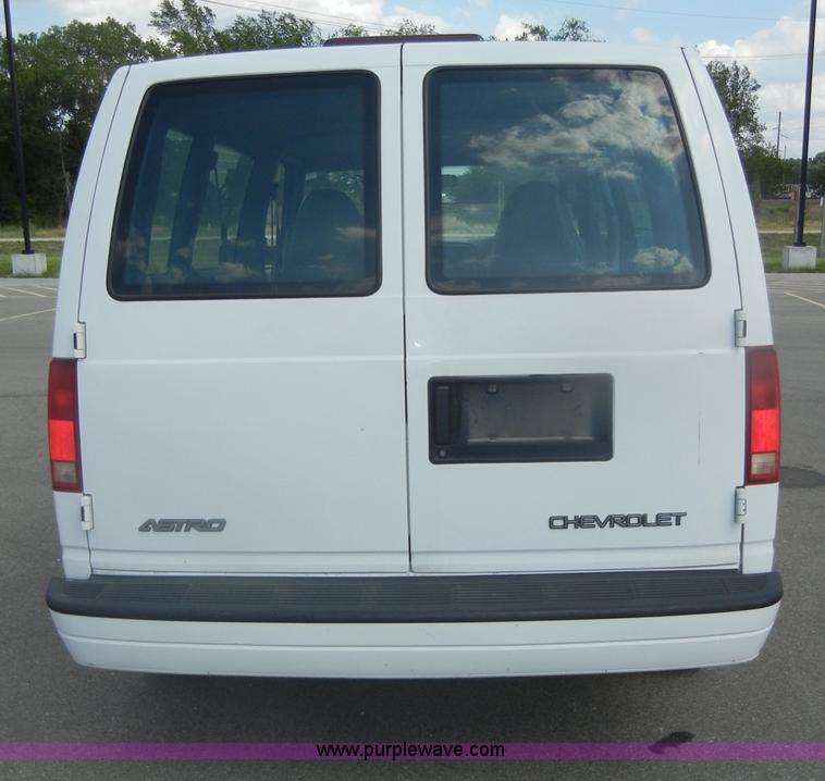 image for item D4249 1998 Chevrolet Astro van