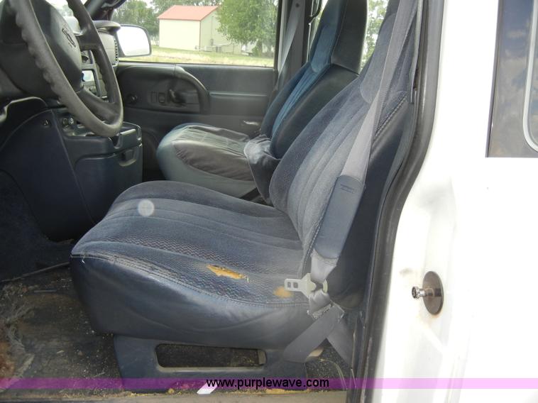 image for item D4249 1998 Chevrolet Astro van