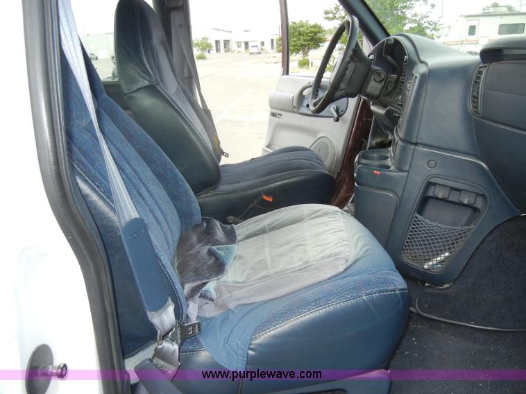 image for item D4249 1998 Chevrolet Astro van