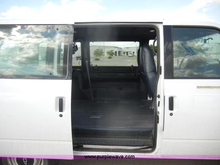 image for item D4249 1998 Chevrolet Astro van