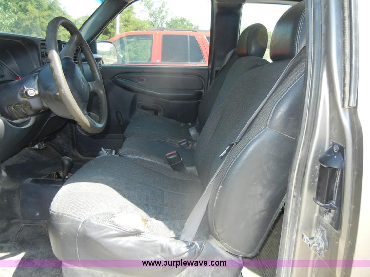 image for item D4252 2001 Chevrolet Silverado K1500 extended cab pickup truck