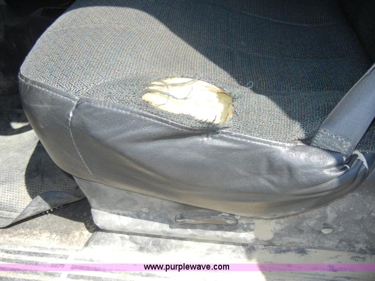 image for item D4252 2001 Chevrolet Silverado K1500 extended cab pickup truck