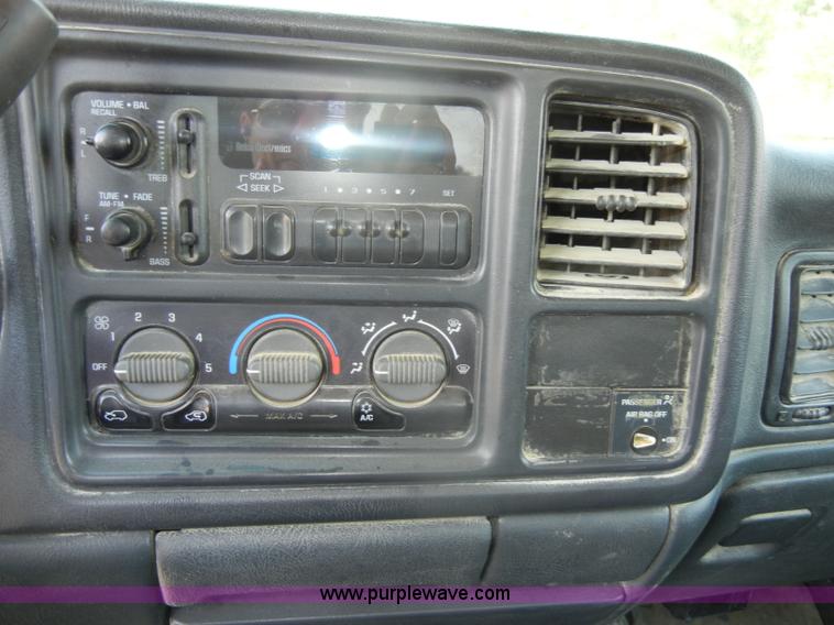 image for item D4252 2001 Chevrolet Silverado K1500 extended cab pickup truck