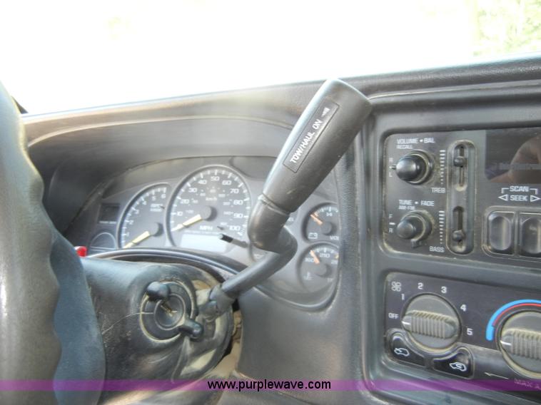 image for item D4252 2001 Chevrolet Silverado K1500 extended cab pickup truck