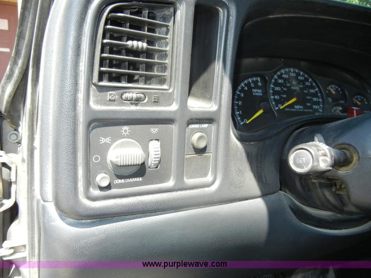 image for item D4252 2001 Chevrolet Silverado K1500 extended cab pickup truck