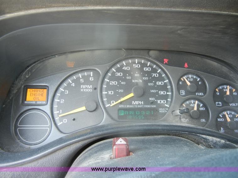 image for item D4252 2001 Chevrolet Silverado K1500 extended cab pickup truck