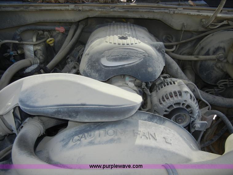 image for item D4252 2001 Chevrolet Silverado K1500 extended cab pickup truck